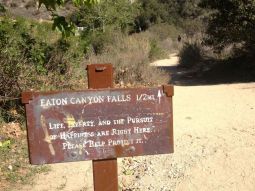 Sign to Eaton Canyon Falls