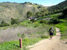 The trail heads down into Escondido Canyon